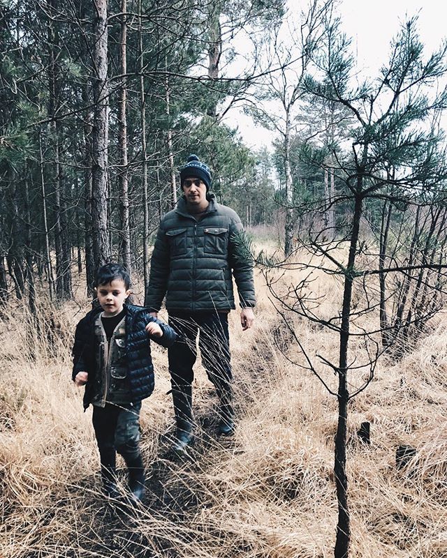 Winters walks with these guys 🌲🐾
.
.
.
.
.
.
#motherhoodinspired #motherhoodslens #horsellcommon #winterwalks #decemberwalks #dogwalking #woodlands #surrey #december #slowlife #freshair #wildandfreechildren #camouflage #kidstagram #kidsofig #kidsforreal