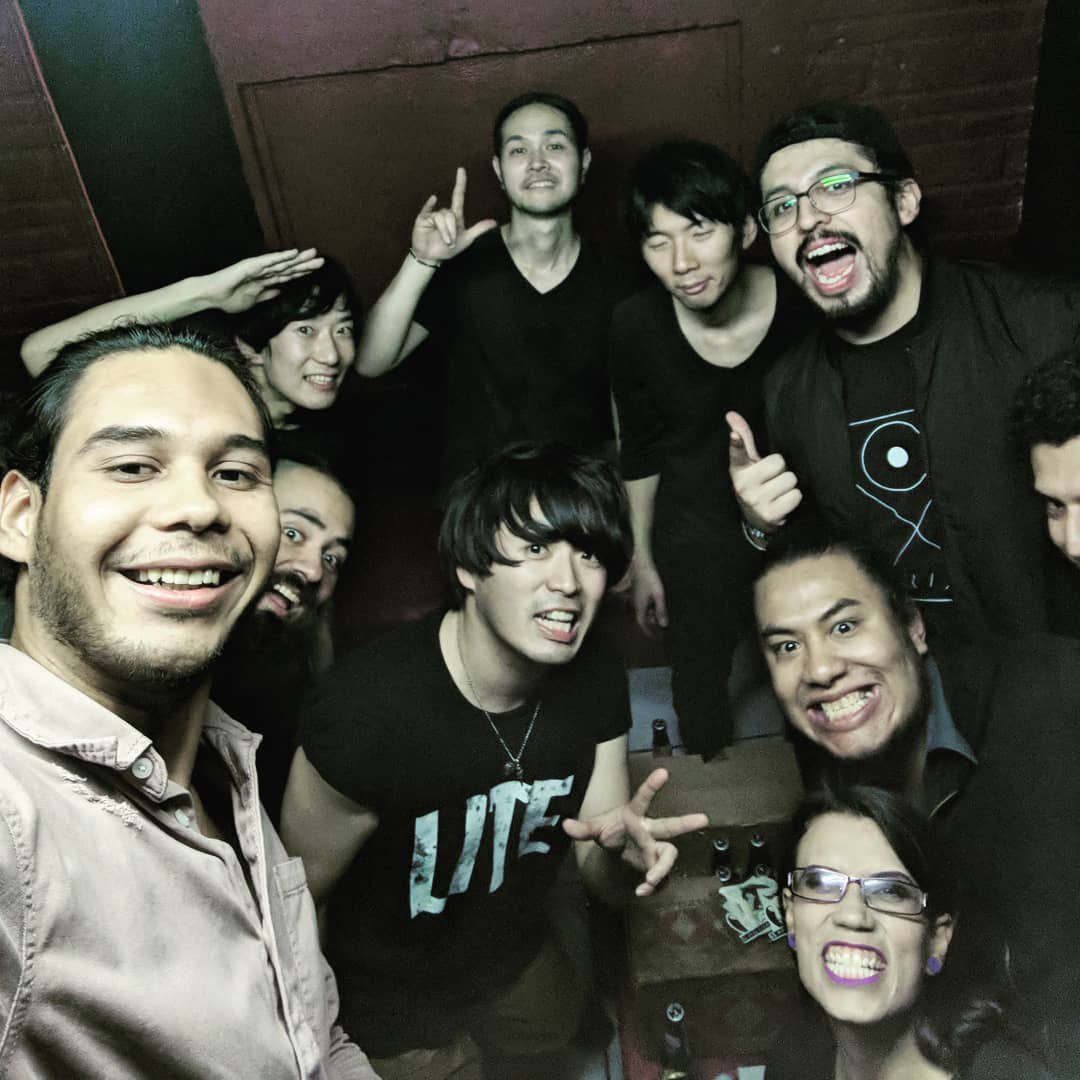 pdefugamx's tweet photo. Gracias por un 2018 lleno de sueños realizados, nuevxs amigxs y sobre todo mucho math-post-rock del bueno ❤️ ustedes lo hicieron posible. Nos vemos las caritas el próximo año, seres de luz 🦉🦉🦉🦉🦉 https://t.co/zhHUPJ8bwu