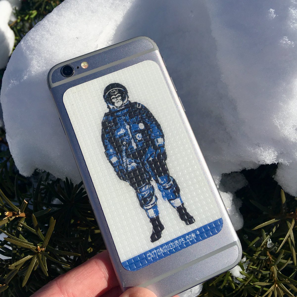 CatTongueGrips's tweet photo. This winter season, don't lose your GRIP!  Find the right gription to match your style here: https://t.co/9zBdJvm78a

#gription #cattonguegrips #getagrip #newphone https://t.co/2a0ObhNdcp