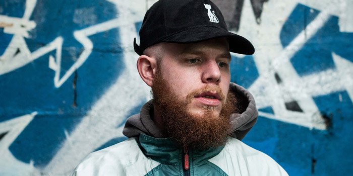 2DopeBoyz's tweet photo. With #RedNewYork on the way, @AaronCohenRap wants to know "WhoWantWhat" in new video. https://t.co/m2RPuF8J9e https://t.co/8qFwbtNWP8