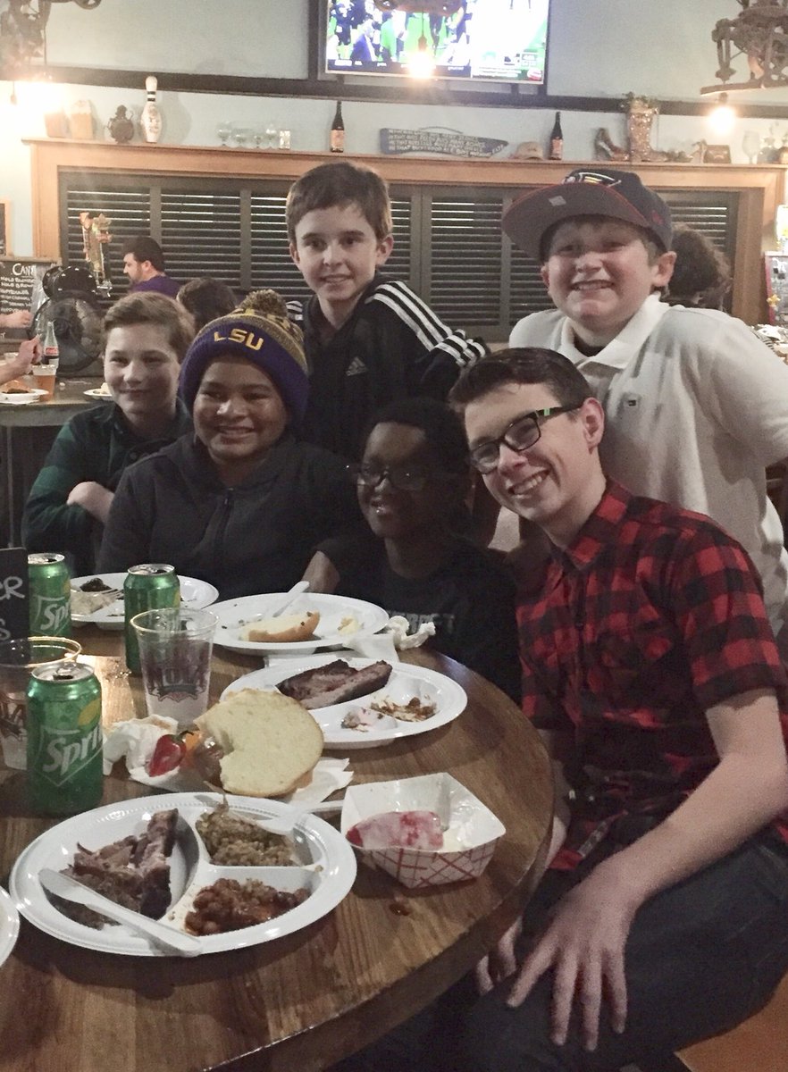 05JacobRobinson's tweet photo. Hero boys at our cast party. #polarexpress #actors https://t.co/UU4cTavEH4