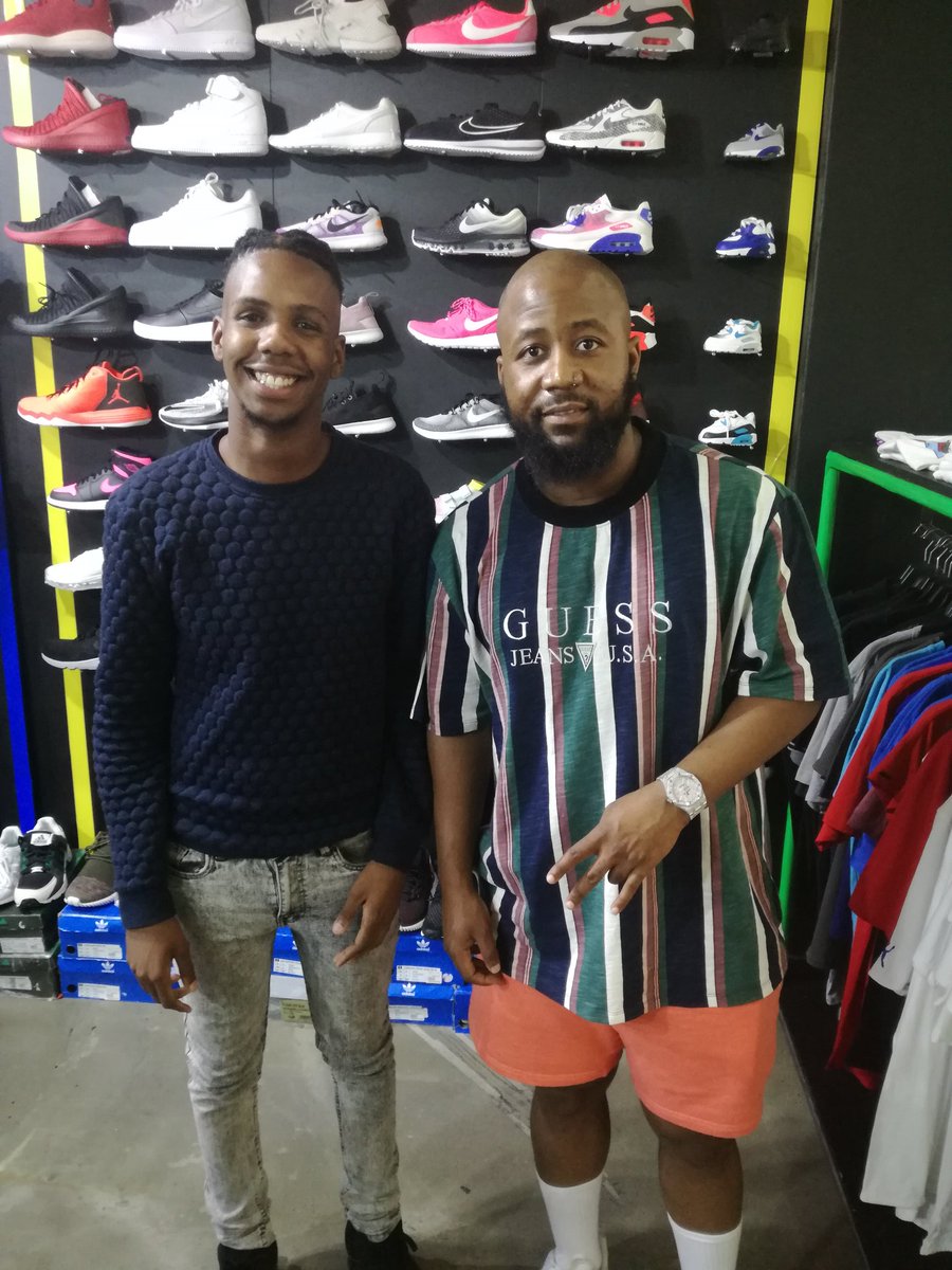 TR_Reginald97's tweet image. 😭I can't explain how I feel right now. Shared a stage with him at #SpringJumpOffCookOut . Today he came to our shop😭My manager called me from the back to come and help him  💔😭I couldn't cause I was shaking. 2018 has been amazing 😭🔥 Thank you @CassperNyovest 💓 God bless you