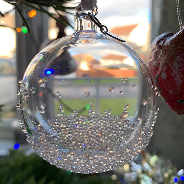 Quite the out of focus bauble 361/365