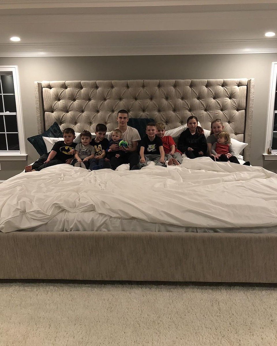 mareeofficial's tweet image. On the 7th Day of Christmas MAREE brought to the Rue Family - A gigantic Empereur in Pennsylvania! 🎄🎁