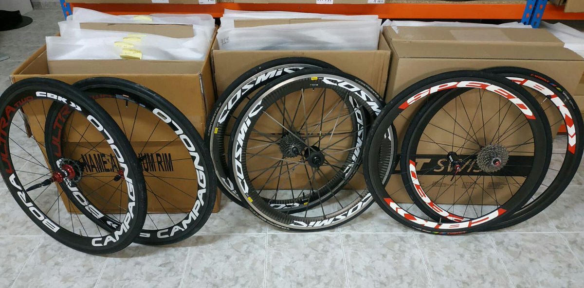 nosoloruedas's tweet image. Viernes de muchísimo trabajo en nuestro taller de Paseo Longares, nº 12 de Zaragoza. Entre otras reparaciones hemos hechas estos tres juegos de ruedas, estropeadas tras una caída múltiple. Han quedado nuevas 😃
#NSR #ruedasalacarta #ruedascustom #ruedascarbono #carbonwheels