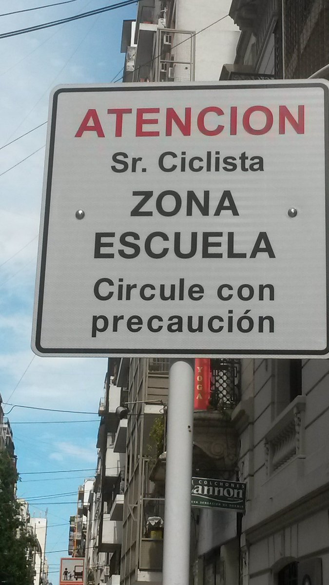 Voor mijn vriendjes van @GoudappelTweets : zoveel fietsen in B.A. dat er zelfs borden voor zijn..