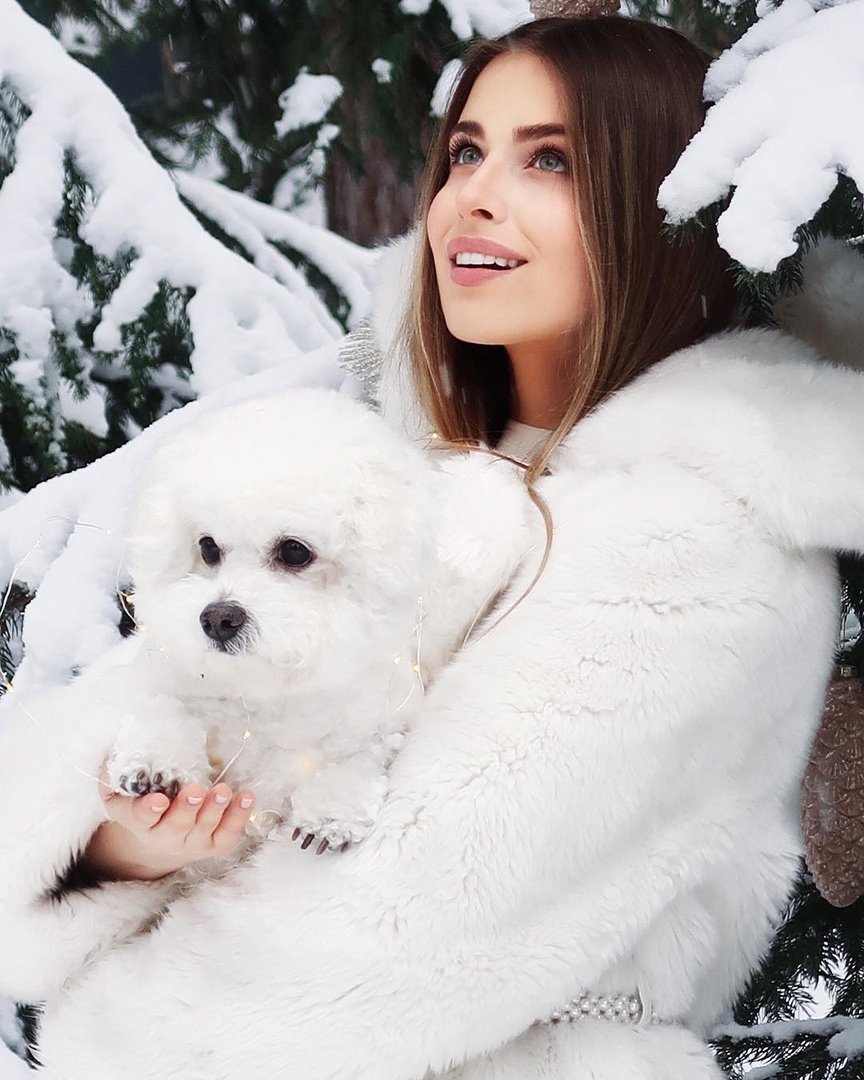 iamsofiaeve's tweet image. Ну, что , уже придумали с каким желанием появится на небе звезда, во время боя курантов, в новогоднюю ночь ? 
Моя маленькая просьба к судьбе и себе сформируется лишь в самой атмосфере праздника, надо верить своему бьющемуся малышу внутри(сердцу)🥰😘😇