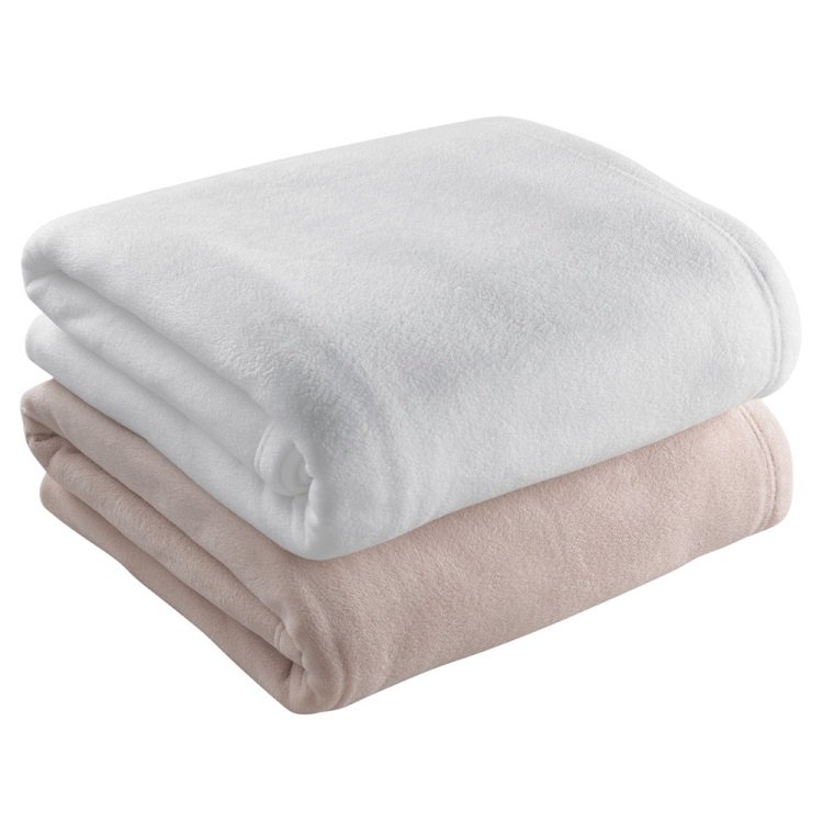 BostonTextile's tweet image. Keep your guests warm and cozy this winter season with any of our plush and fleece blankets!: bostontextile.com/Blankets-Comfo…