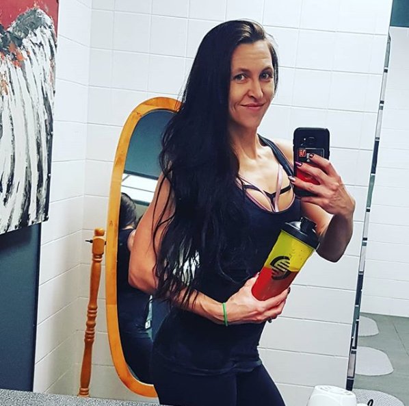 Nutrabolics's tweet image. ⚡Flex Friday gains with Nutra Girl @fitnessjunkiedeb. What did you train today? 💪🏼#anabolicstate #hica #intraworkout #teamnutrabolics #nutrabolics #sippin #teamnutra #fitness #fitfam #fitchicks #pushpullgrind #flexfriday #fridays #girlswholift