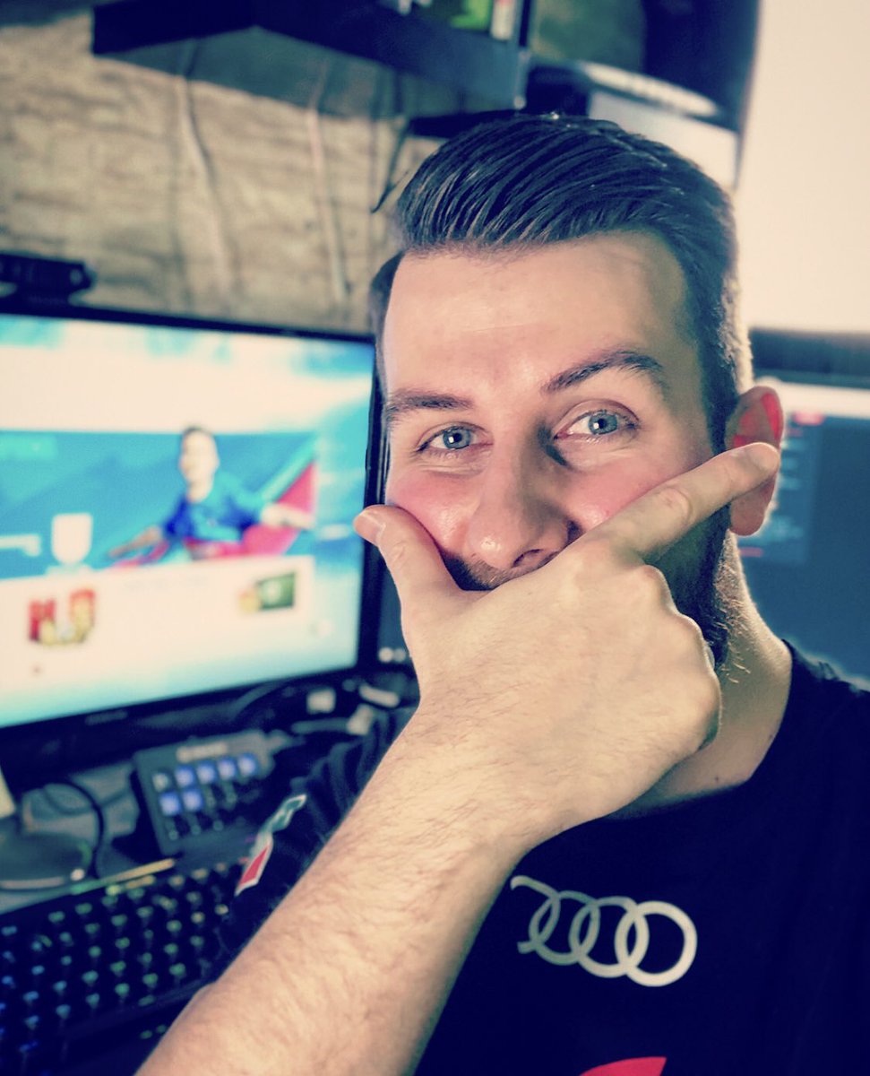 Official_STYLO's tweet photo. Das wars! Der letzte Stream in 2k18 ist vorbei!
Möchte euch an der Stelle danken für das geile Jahr, das wir zusammen auf twitch hatten ❤️#TeamSTYLO
Freue mich schon auf das neue Jahr mit euch! #immerweiter https://t.co/6ozrEFN0XO