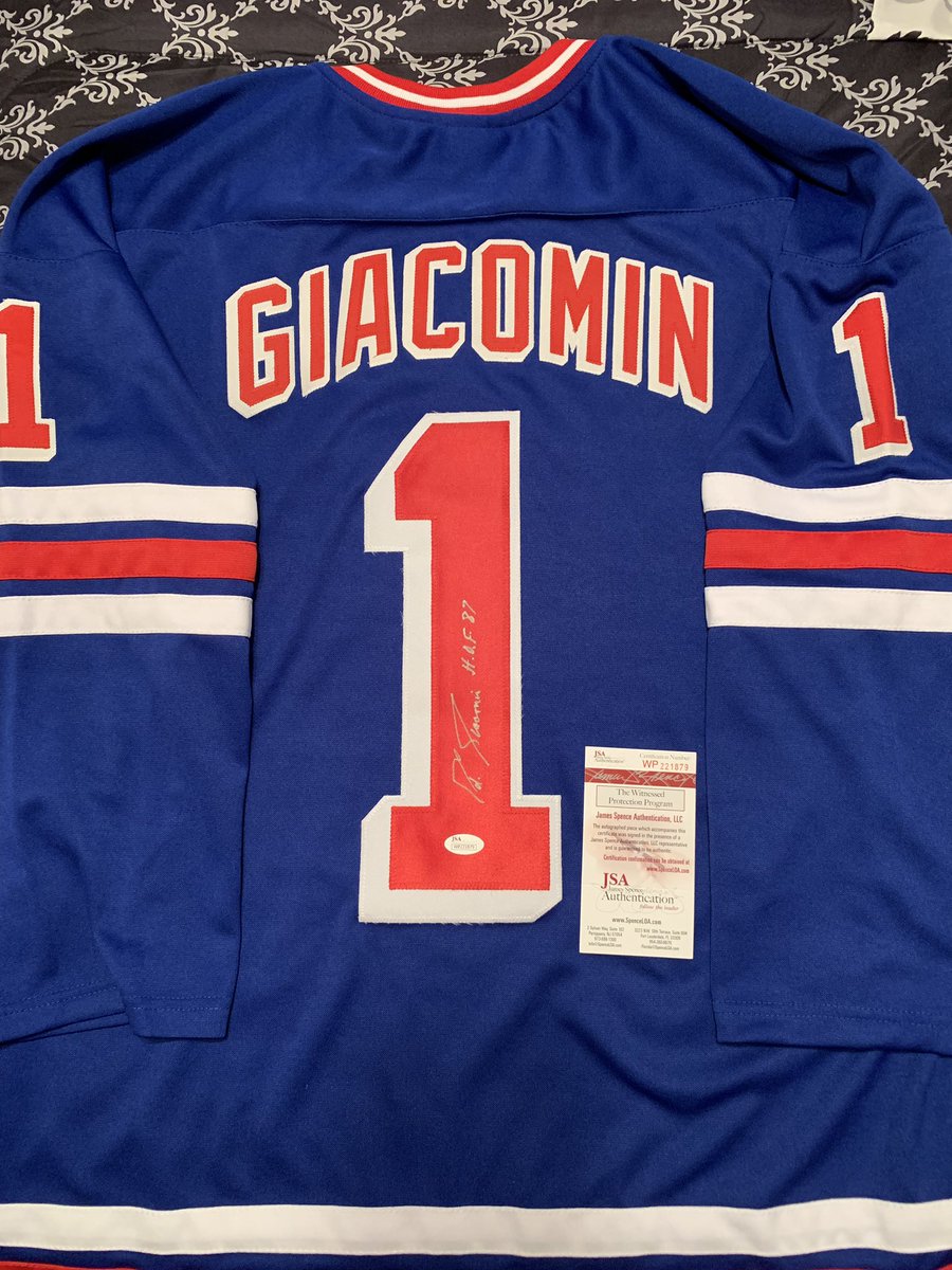 memorabiliaddy's tweet photo. #EddieGiacomin #hockey #goalie @NHLdotcom @NHLonNBCSports @NHLNetwork @NHL @NYIslanders @HockeyHallFame #Autograph #Autographs #Autographed #AutographCollector #ClassAct #RSAAutographs #JSACertified https://t.co/27Q23WQORV