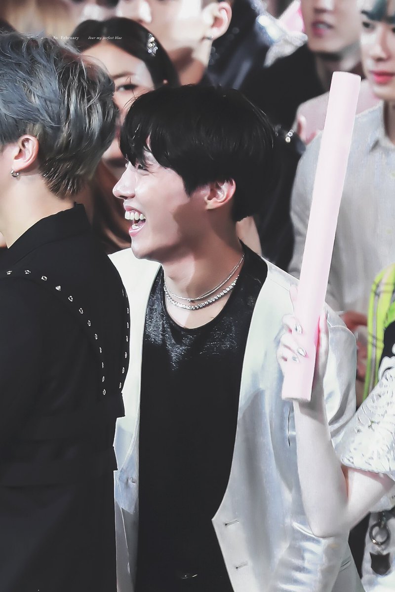 181228 KBS 가요대축제
#제이홉 #호석 #JHOPE #BTS⁠ ⁠⁠ ⁠⁠ ⁠⁠ ⁠⁠ ⁠⁠ ⁠⁠ ⁠⁠ ⁠⁠ ⁠⁠ ⁠⁠ ⁠⁠ ⁠⁠ ⁠ 
<a href="/BTS_twt/">방탄소년단</a>