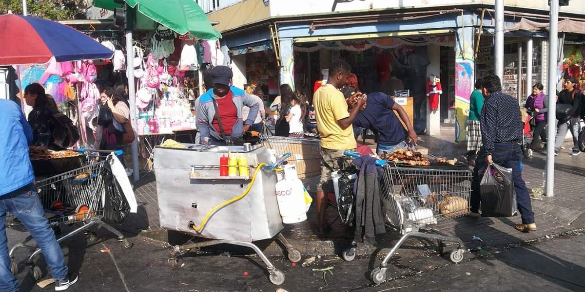 En este estado se encuentra nuestro BARRIO MEIGGS...
<a href="/AlessandriFelip/">Felipe Alessandri</a> <a href="/Muni_Stgo/">Santiago</a> <a href="/adrimomoy/">Adriana Morán Moya</a> <a href="/Barrio_Yungay/">Barrio Yungay</a> @barriomattasur <a href="/rosarioxstgo/">Rosario Carvajal por Santiago</a> <a href="/IraciHassler/">Irací Hassler Jacob</a> @jmacostaa <a href="/jmenaconcejal/">Juan Mena</a> @morgado_alfredo <a href="/Leonelherrera91/">Leonel Herrera Silva</a> 
UN ANTRO ASQUEROSO X DONDE SE LE MIRE...
👉NECESITAMOS SOLUCIONES