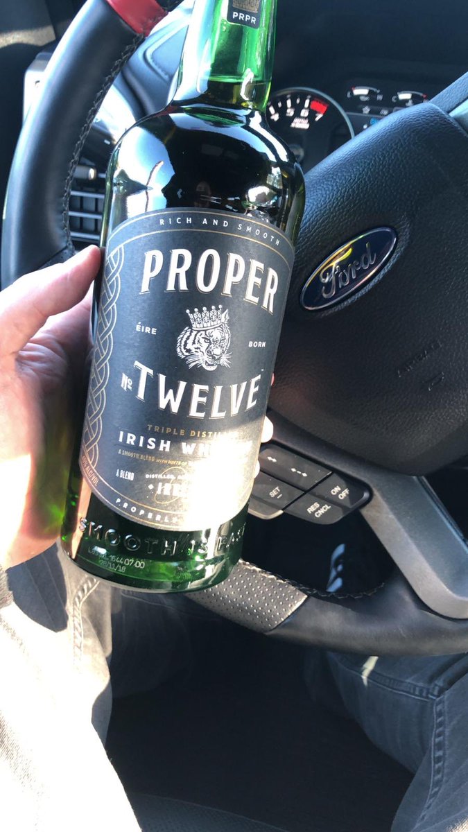 Jellee_Ellison's tweet photo. Got this to polish off before we go to UFC 232 tomorrow night at the Forum! @TheNotoriousMMA wanna join us? RT for yes. Like for No 😂🥳🙌🏽🇮🇪🍀🥃

#ProperTwelve #Mcgregor #ConnorMcgregor #Whiskey #UFC232 #JonJones #AlexanderGustafsson #JonesGustafsson #Forum #LA #LosAngeles #UFC https://t.co/DVAC4fXCqC