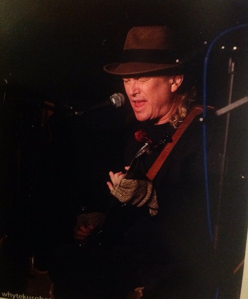 NunziaInsanity's tweet photo. #FlashbackFriday #Music lives on🎶...
#JimBurgess 🙌🏼
#SOIJake #SOIJonny #SOIJon/Fish 🎤
#SonsofInsanity 🤘🏻 https://t.co/HtHCG6GK0c