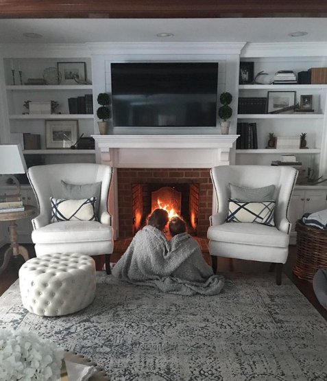 Cozy vibes like none other! We love the use of our Villa Rug in @dearlillie's home! ow.ly/2UuB30n80z9