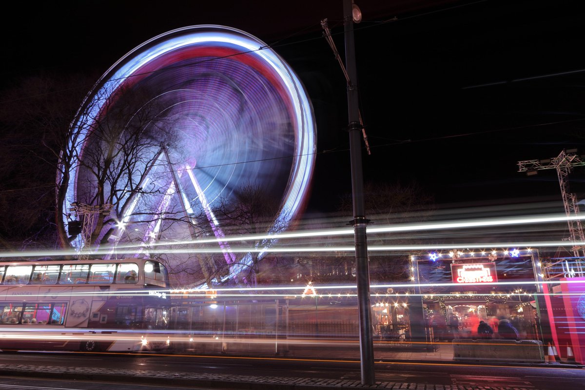 MrGGaw's tweet photo. Lots of long exposure light trails this evening in #Edinburgh. It's good fun photographing @Edxmas and @on_lothianbuses on Princes Street. Looking forward to the @edhogmanay events coming up soon. #LongExposure #Photography #ChairOPlanes #ScotlandIsNow #ScotSpirit https://t.co/htlGHsgHqW