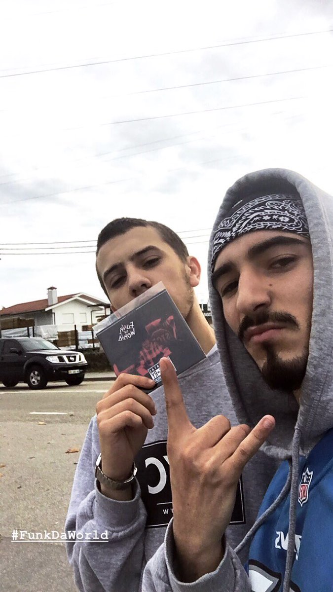 gzuz4535's tweet photo. #FunkDaWorld https://t.co/APsFQGEXvF