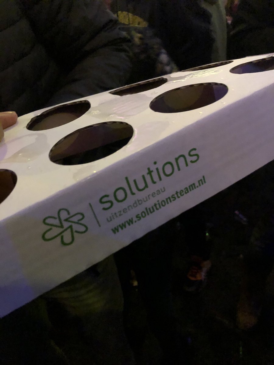 PvdSchee's tweet image. Biertje drinken in #elburg #karbietfeest heeft stiekem #westland tintje 🤪