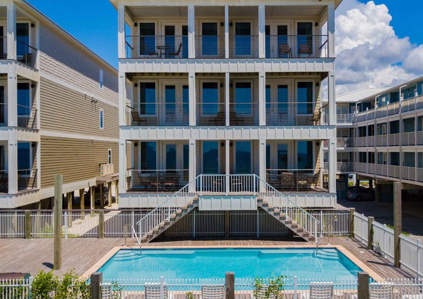 GoSouthern's tweet photo. It's the last #weekend to enter for a chance to win a three-night stay at Caribe Retreat in #GulfShores #Alabama for you and up to 19 friends and family. Don't miss out ➡️ https://t.co/Of4PnnNMHo
#fridayfeeling #mysweetsouthern #cariberetreat #beachmoreworryless https://t.co/Kj6SE2Bd8x