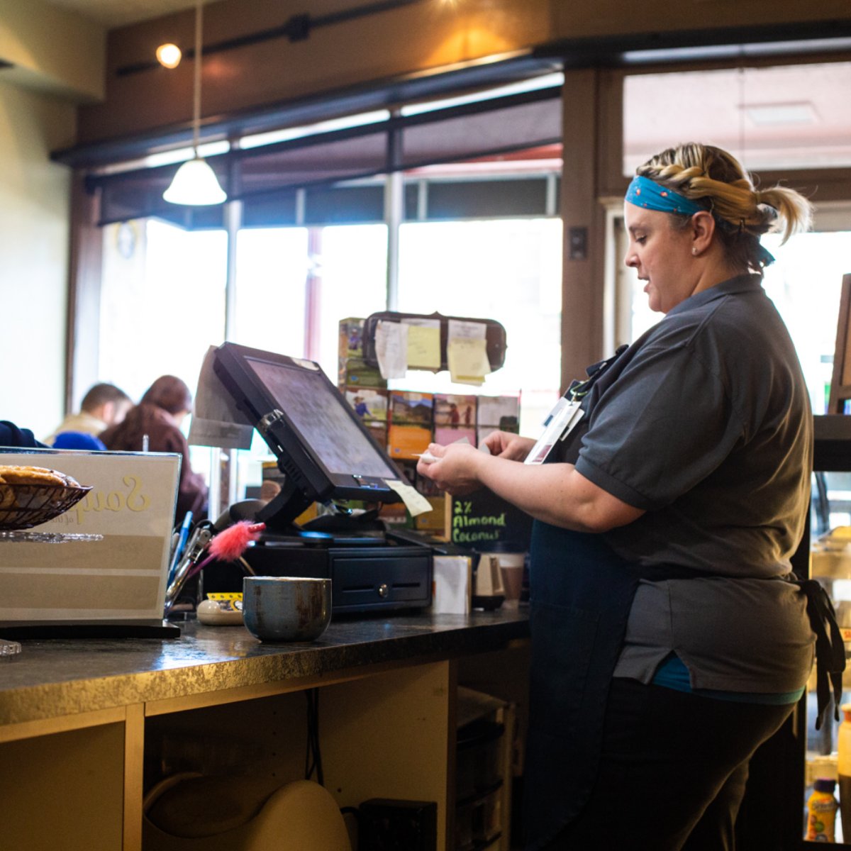 MyGeorgettes's tweet photo. Our team will always be here to greet you with a smile. https://t.co/3RLYIdcbPG