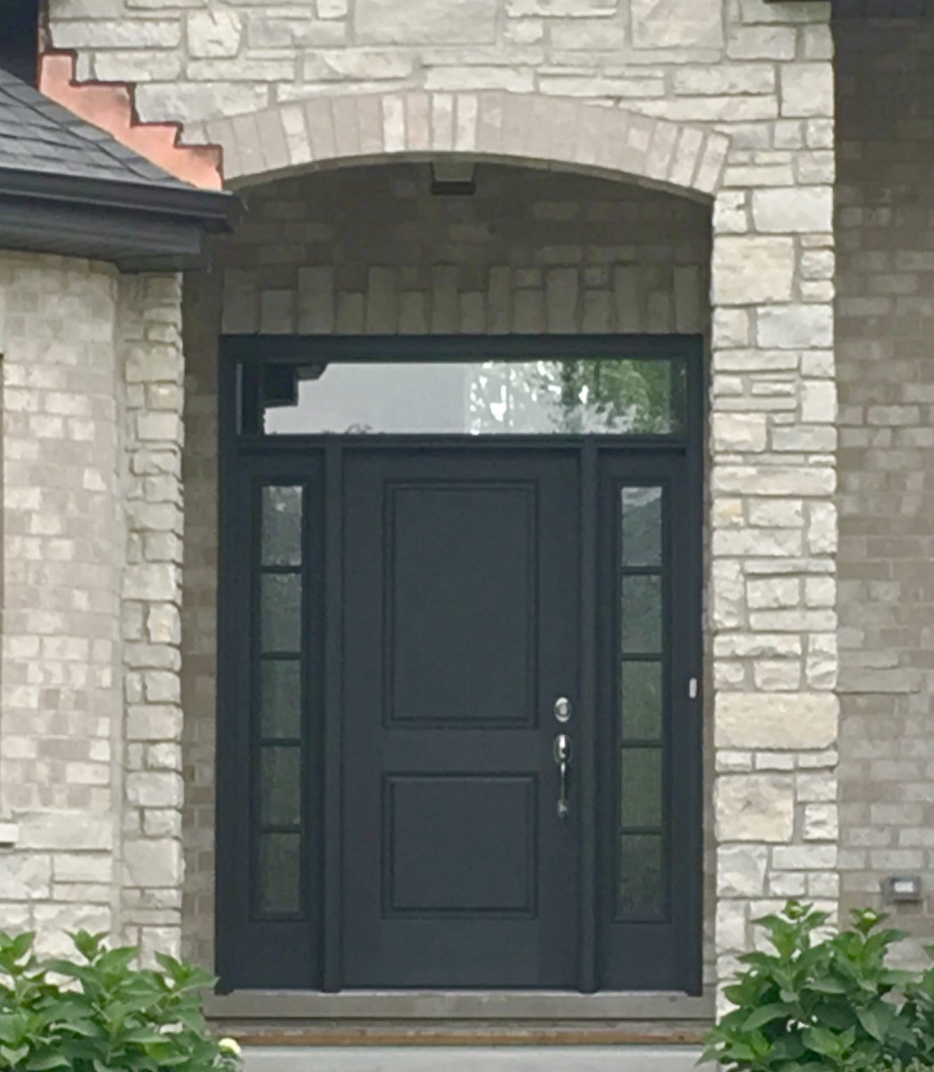 OMalleyBuilds's tweet photo. Happy Front Door Friday! We are celebrating with this Therma-Tru door from the Fiber-Classic® Mahogany Collection @schillingscom. It's accented by Sidelites with Rainglass and a Transom Window. 🚪 #frontdoorfriday #thermatru #rainglass #welcomehome #schillings #omalleybuilders https://t.co/xVITLPjd2i