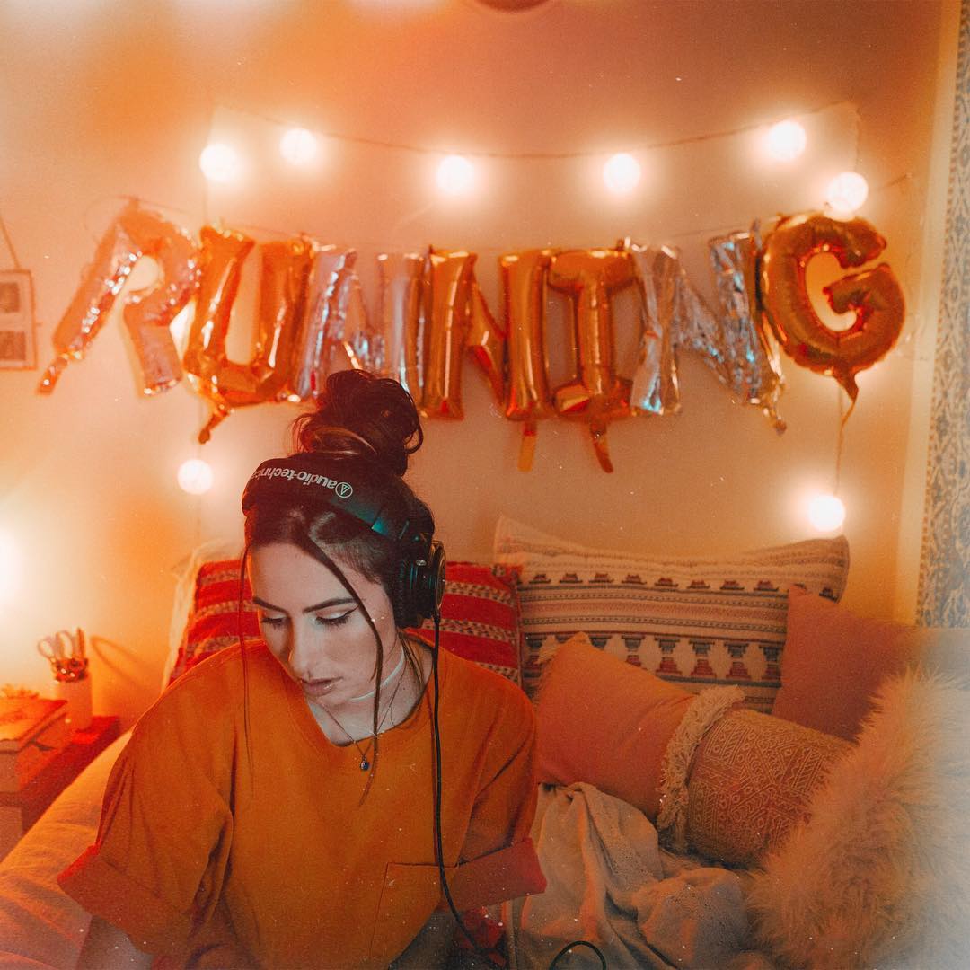 CimM8sSquad's tweet photo. Lauren's FIRST SOLO SONG "Running" is out now everywhere! Go get it in any music platform. 😢💔 #RunningDecember28th
YouTube: https://t.co/qtJxuoHeOX
iTunes: https://t.co/Le409GYTvZ
Spotify: https://t.co/aDzGNCg85p
Google Play: https://t.co/eFJVck3PD9 https://t.co/D2AowTtV5F