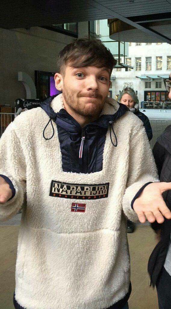 duahsty's tweet photo. my proud 💖#1BLouisTomlinson https://t.co/cwL65xFjUm