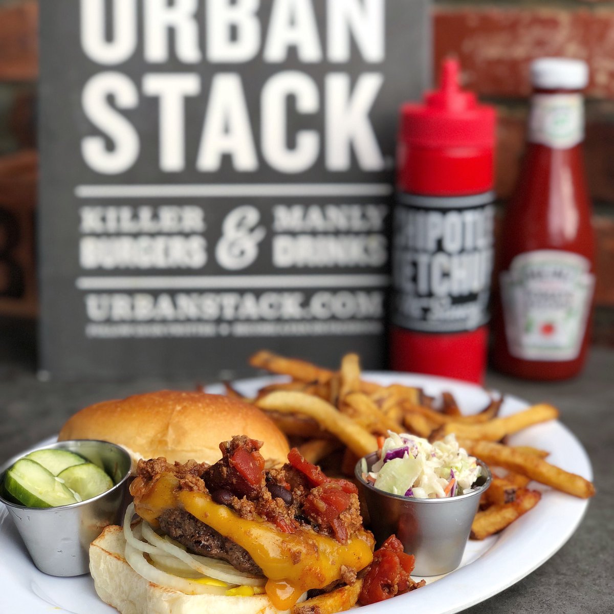 urbanstack's tweet image. Happy Fry-day! 🍟 We’re slingin’ burgers &amp;amp; bourbon until 11pm tonight!