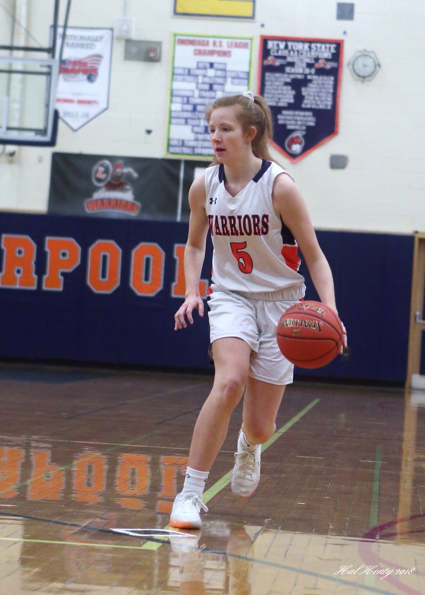 halhenty's tweet photo. Liverpool vs Webster Thomas @NYSPHSAA @cnyhssports @LpoolSportsMed @PatSpadafore #Section3 
https://t.co/n1jh1ZsubJ https://t.co/pEYFJaugPE