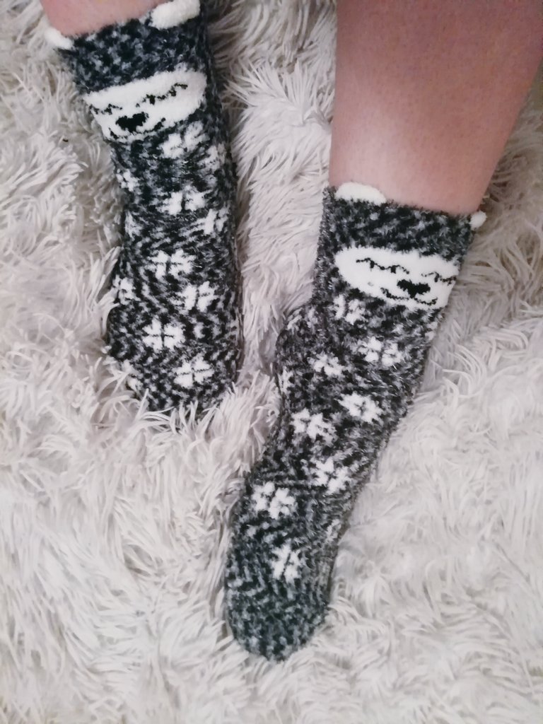 Lawra_TV's tweet image. On sort les petites chaussettes bien chaude de ce temps glacial ! #pilou #chausette #toutdoux #hivers