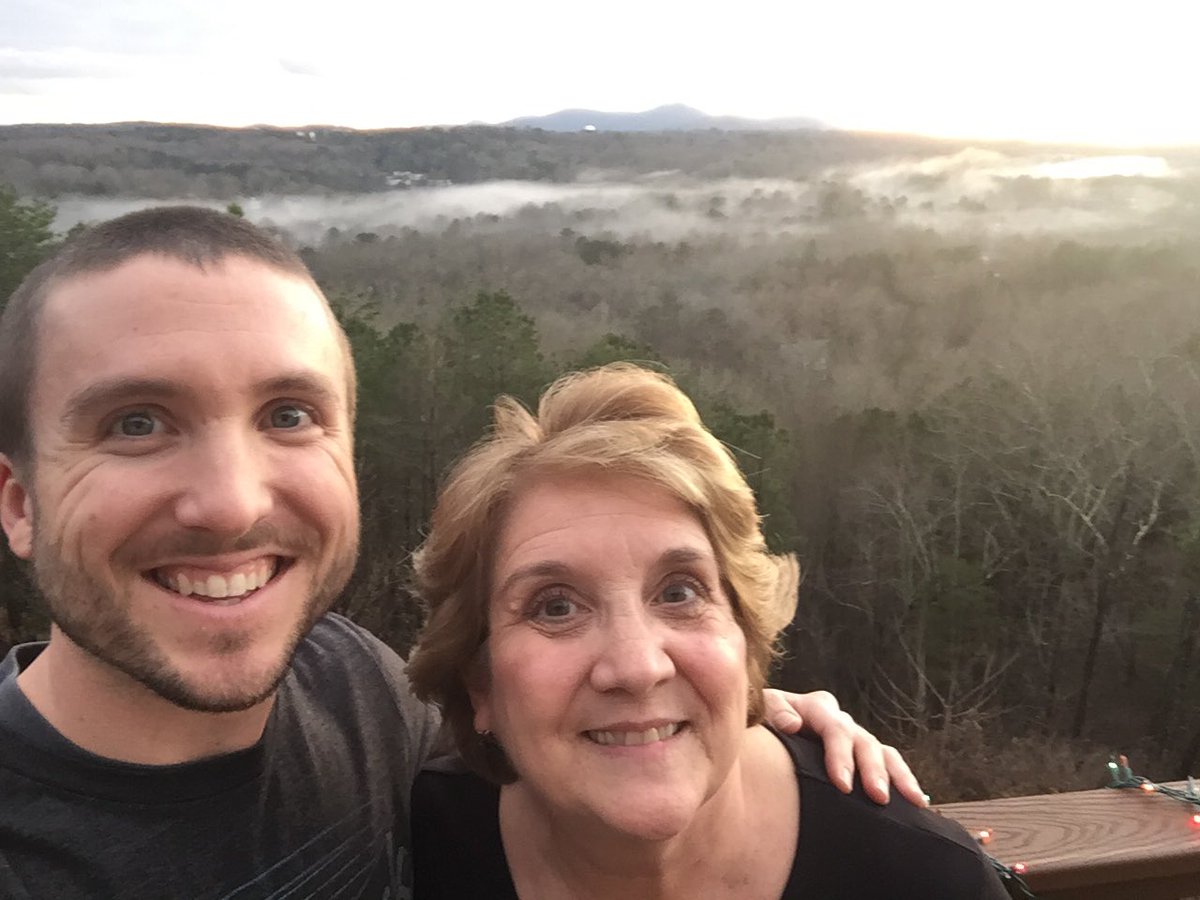 sturnerlee's tweet photo. Christmas weekend part 2 at mom’s House. Can’t wipe the smile off my face. https://t.co/bEmxu8QZfb