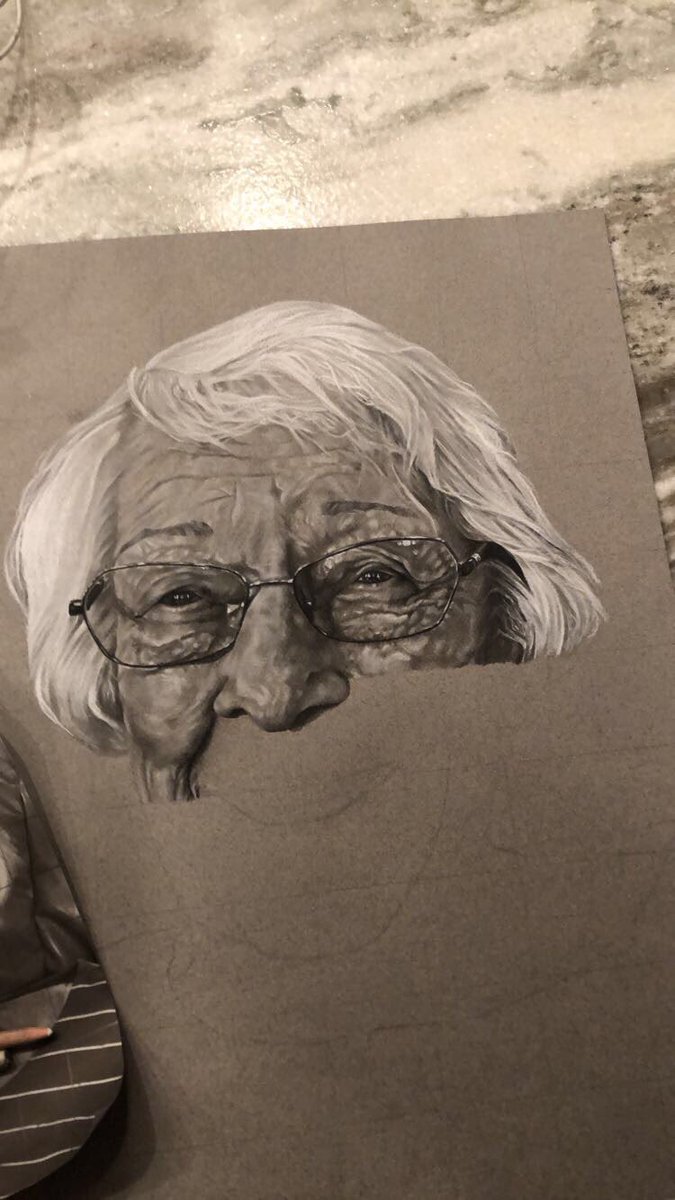 alexis_cary's tweet photo. In honor of the cutest little grandma out there here’s a portrait I drew of her so I can have her with me forever💗 https://t.co/2Qmwt8p05q
