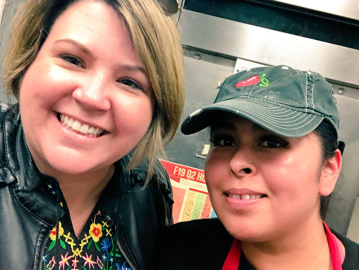 amanda3mckinney's tweet photo. Recognizing Jazmin for owning #AVTSTARTSWITHME at Chili’s Quail Springs! Way to go!! @Cgravens1 @zchampagne91 @tecora10 https://t.co/EMEJexM38P