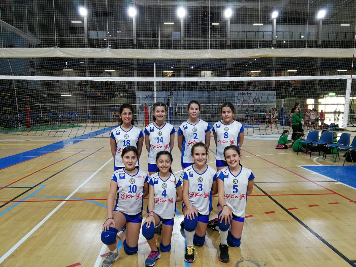 paraescolares_'s tweet photo. Las alevines y cadetes/infantiles de voleibol se encuentran disputando la Copa España en Guadalajara y Valladolid. ¡Mucha suerte chicas!
El deporte colegial no para ni en Navidad, ¡Descansar es de cobardes!
#LasMacusNuncaSeRinden https://t.co/wP3NSoTfAe
