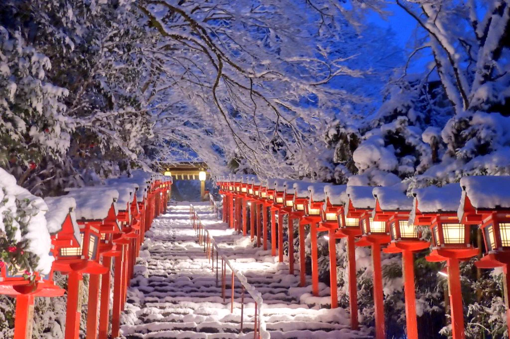 雪景色の貴船神社！！日本は美しいと思わせてくれます！！