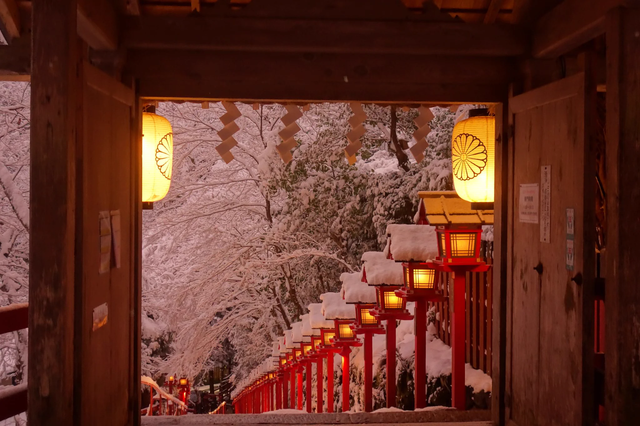 雪景色の貴船神社！！日本は美しいと思わせてくれます！！