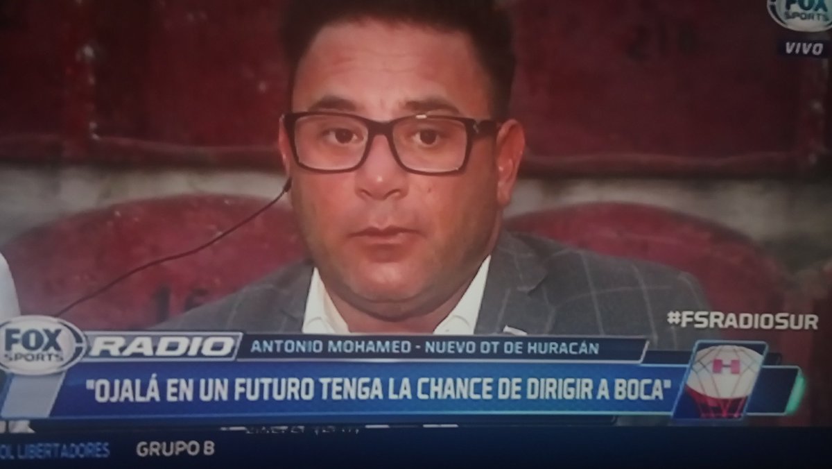 cristianivic's tweet photo. Todavía esta la tinta fresca de la firma en su contrato con #Huracán y ya piensa en #BocaJuniors... Antonio Mohamed Turco Mohamed. Aguante la lealtad (?). https://t.co/W2q3iWhAK2