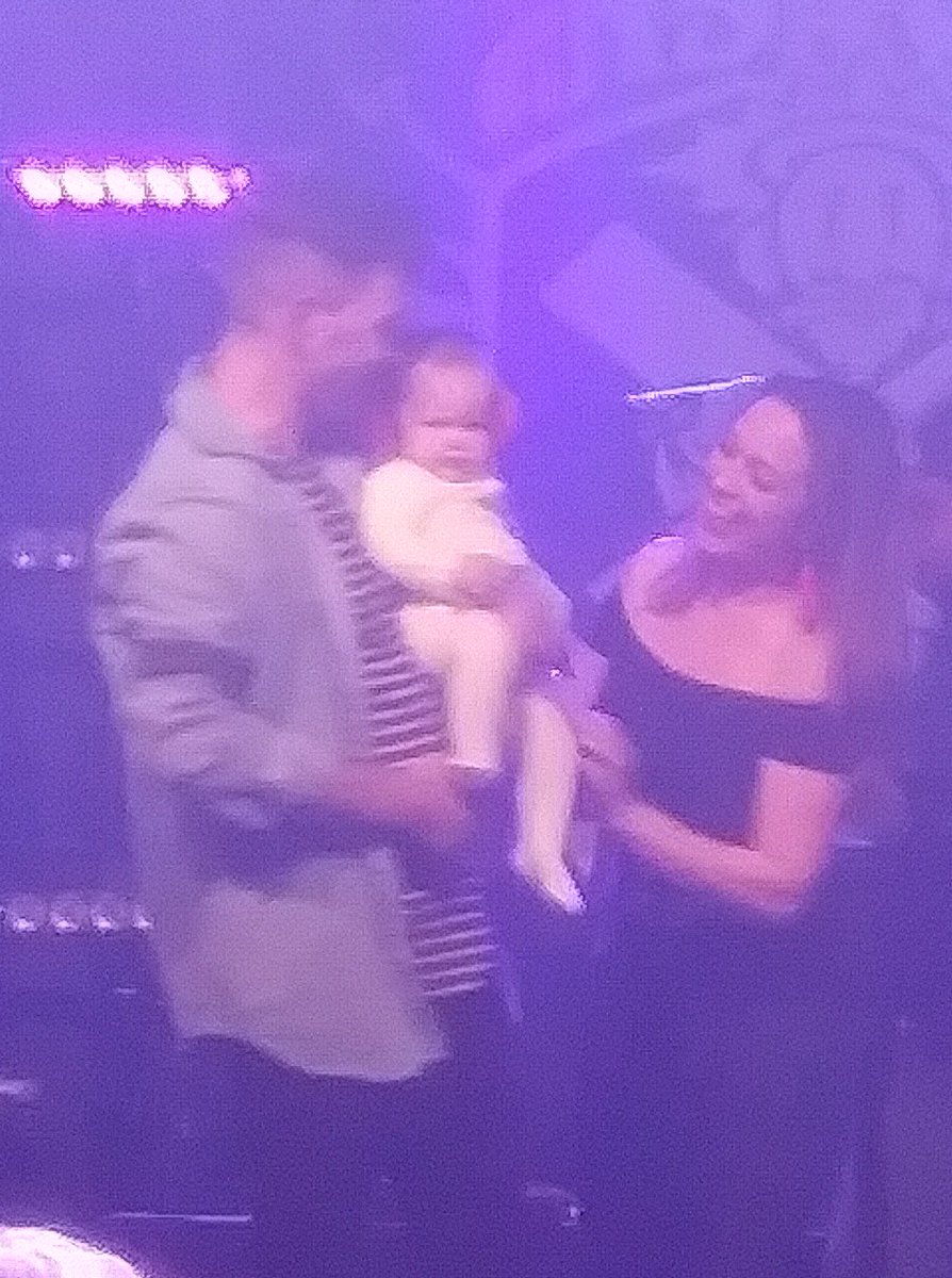 JerFranAshe's tweet photo. @andygrammer Meeting @Zachonbass downstairs of @StAndrewsHall in DETROIT and taking a picture with him. #THEGOODPARTSTOUR Seeing Louie on stage with @andygrammer & @aijiaofficial https://t.co/DM3VjLrYSE
