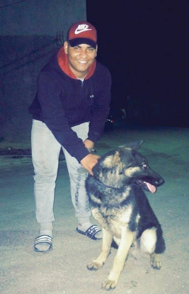 youcef_jordan's tweet photo. Outside of a #dog,
a #book is "Man's #BestFriend ".
Inside of a #dog,
it's too #Dark to #read." https://t.co/0ZKf0IB2nn