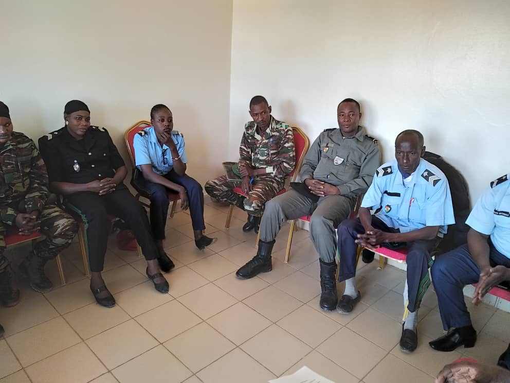 idisabira's tweet photo. #JSD_Niger
Focus groupe avec les #FDS et les #leaders coutumiers et religieux de #Harobanda
 @USIP https://t.co/Pc3HMO8SST