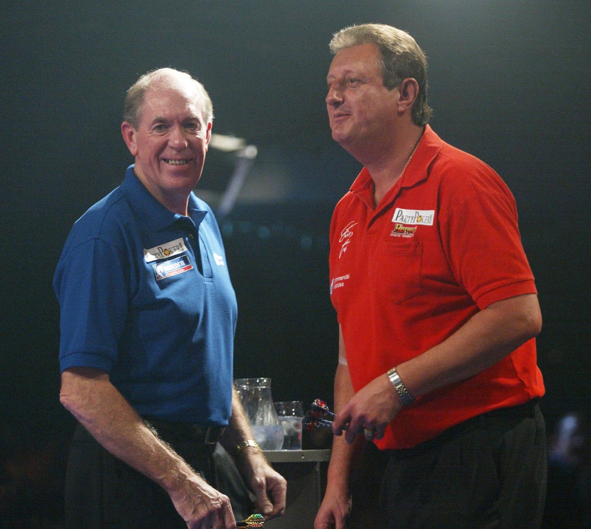 SkySportsDarts's tweet photo. 🎯 🎯 JOHN LOWE MBE 🎯 🎯 Congratulations to @jloweprodart who has been awarded an MBE in the Queen's New Year's Honours List - congratulations John 👏🎖️👏🎖️👏🎖️ https://t.co/wyoj8TmjLe https://t.co/MlxjWumuoW