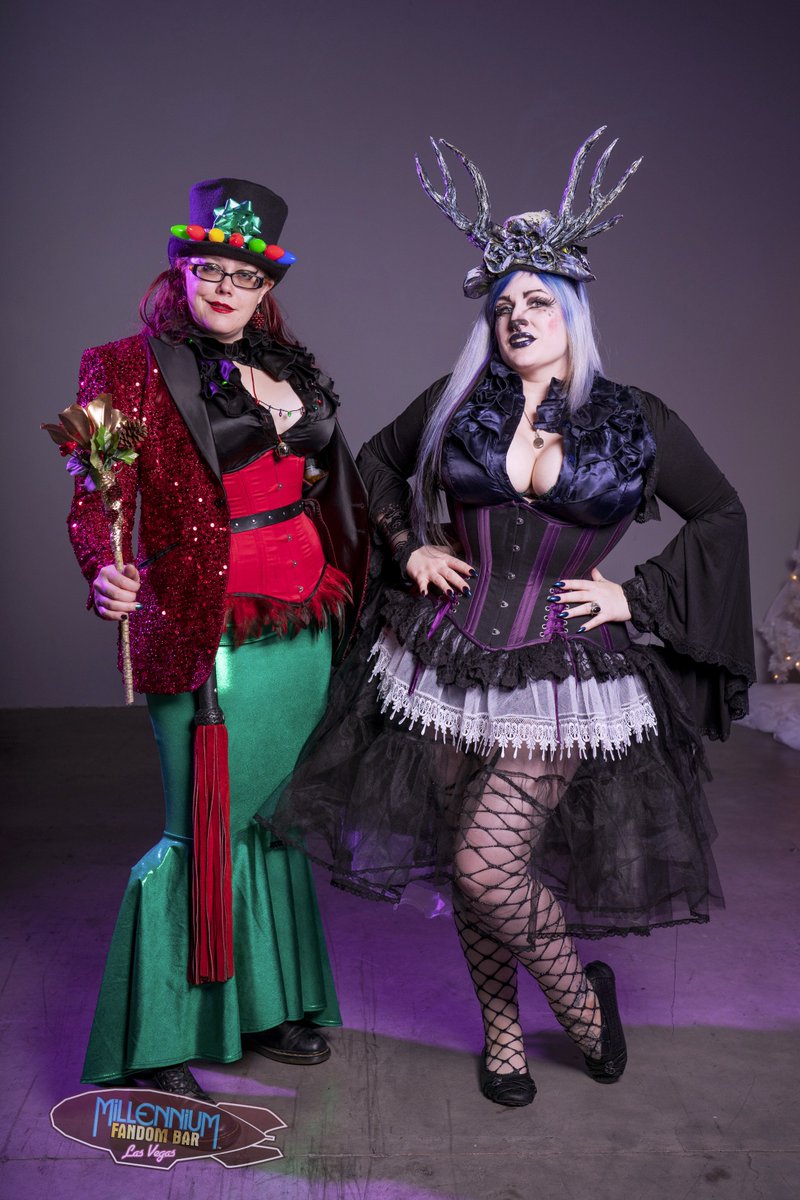 FandomBarLV's tweet photo. A cool #Fandom #TimBurton night just before Christmas with #Cosplay,  Arts, birthdays &amp; laughs! Merry Christmas! Photo @MichaelKeene #MFBLV #FandomBar #FandomGallery #LetsFandom #DTLV #ArtsDistrict #LasVegas #MillenniumFandomBar #CommunityArtCopslay #NightmareBeforeChristmas https://t.co/NRyYqLdRoE
