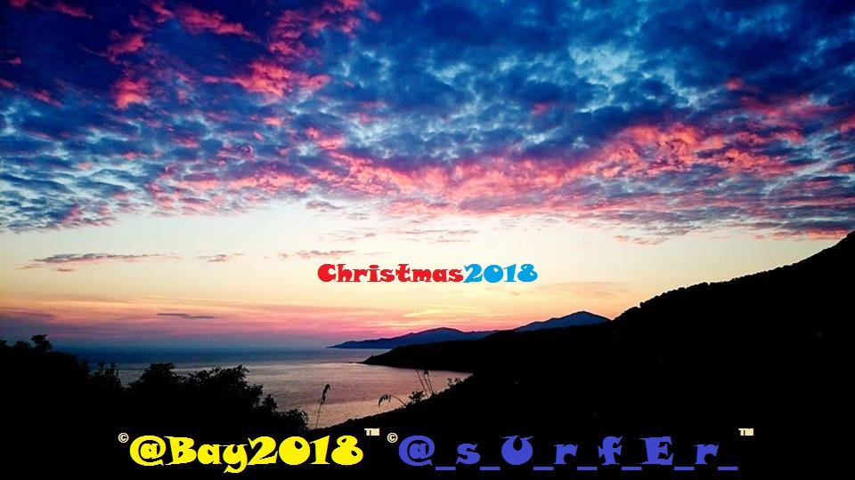 bay2O18's tweet photo. 🎀#Christmas2018🙏
The #clouds and #sky #mirror with the #flames #flambé #style on the #Southerntips in ©️#Bay🌅: #light #blue of #SeaBay🔘 blends with #darkerblue which then turns #pinkish towards #BeachBay
☄️#Christmas2018intheBay🔱
#RealTime📷#Bay2O18™️ 🎅#December27th, 2018🎄 https://t.co/5qSL0n720r