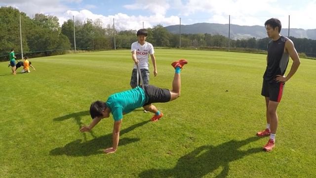 ezy_jp's tweet photo. Bird Dog Exercise w/ Fitness Band :-)
-
#若月隼太 #SALOMON
#alpineski #trainingforskiing #skiworkout #skitraining #workout_4skiers #sportsperformance #drylandtraining #functionaltraining #activemobilityexercise #FMP #FunctionalMovementPerformance #FSM #F… https://t.co/MdUJYIaqMk https://t.co/OYjOVwaH0e