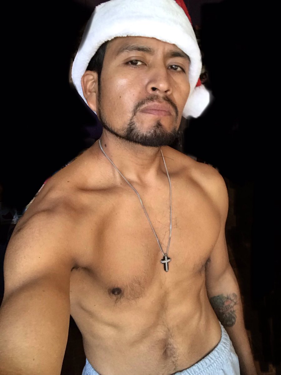 vasquez8289's tweet photo. Pasó mucho tiempo y sin darme cuenta la tristeza me doblo la nostalgia se apoderó de mi pero a pesar de todo no me di por vencido solo aprendí que pa seguir de pie tenía que mantener mi fe y alimentar mi espíritu #motivacion #esfuerzo #gratitud #FitnessFriday  #FelizViernes #👍🏽👊🏽 https://t.co/h6NWA6f2k5