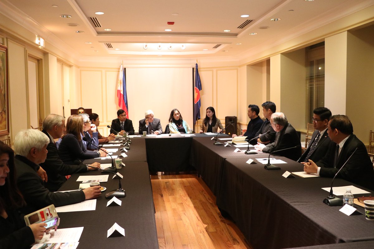 philippinesusa's tweet photo. Glad to host an open exchange of info and ideas between #FilCom leaders &amp; Sen. Sherwin Gatchalian and Rep. Weslie Gatchalian. We thank all participants of the roundtable discussion and look forward to working together on shared concerns in 2019! #DiasporaPower #People2People https://t.co/VKcDofuGst