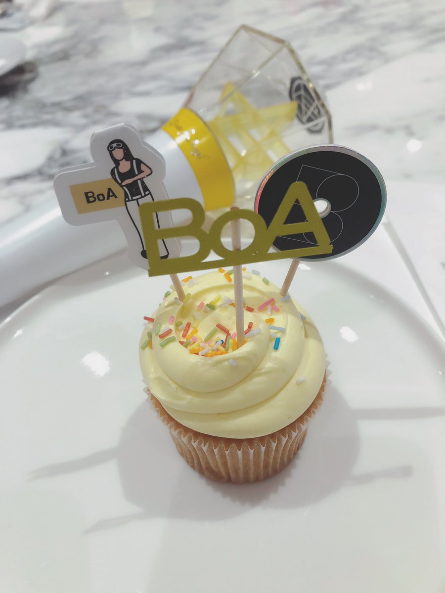 PrettyBoA's tweet photo. BoA THE LIVE in Seoul Day 1!!! @BoAkwon ❤️

#BoAtheLive #BoAtheLiveXmas #TheLive #TheLive2018 #TheLiveXmas #Tokyo #Japan  #BoA9a #boakwon #ボア #seoul #보아 #SMTOWN  #BoA #WOMAN #宝儿 #寶兒 #9th #BoA9th_WOMAN  #보아 https://t.co/O9CJLlX2u4