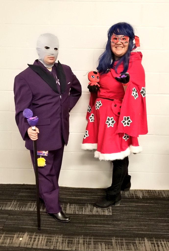 jgarciajordan's tweet photo. @Warmupguy @CristinaVee @BrycePapenbrook @TheMelaLee @CarrieKeranen @MaxMittelman @BeMiraculousLB rep at @IKKiCON! Entered #SnowBug in one of 3 #cosplay contests &amp; ran into the #MeanGirls #miraculousladybug #miraculouslb #ladybugcosplay #hawkmoth #bemiraculous https://t.co/ctPfpYIPAO