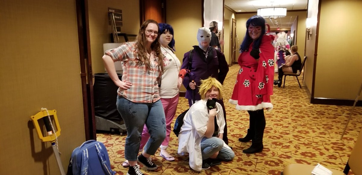jgarciajordan's tweet photo. @Warmupguy @CristinaVee @BrycePapenbrook @TheMelaLee @CarrieKeranen @MaxMittelman @BeMiraculousLB rep at @IKKiCON! Entered #SnowBug in one of 3 #cosplay contests &amp; ran into the #MeanGirls #miraculousladybug #miraculouslb #ladybugcosplay #hawkmoth #bemiraculous https://t.co/ctPfpYIPAO